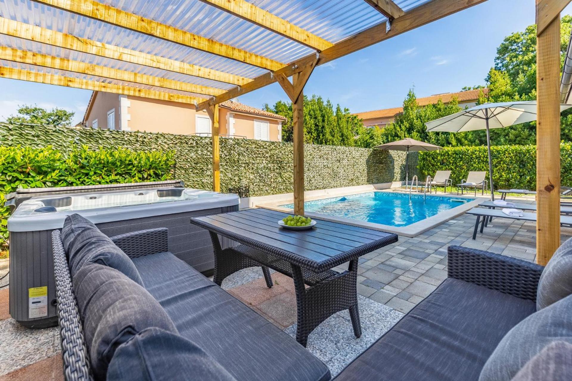 Villas Lotus With Pool And Jacuzzi Pula Exterior foto