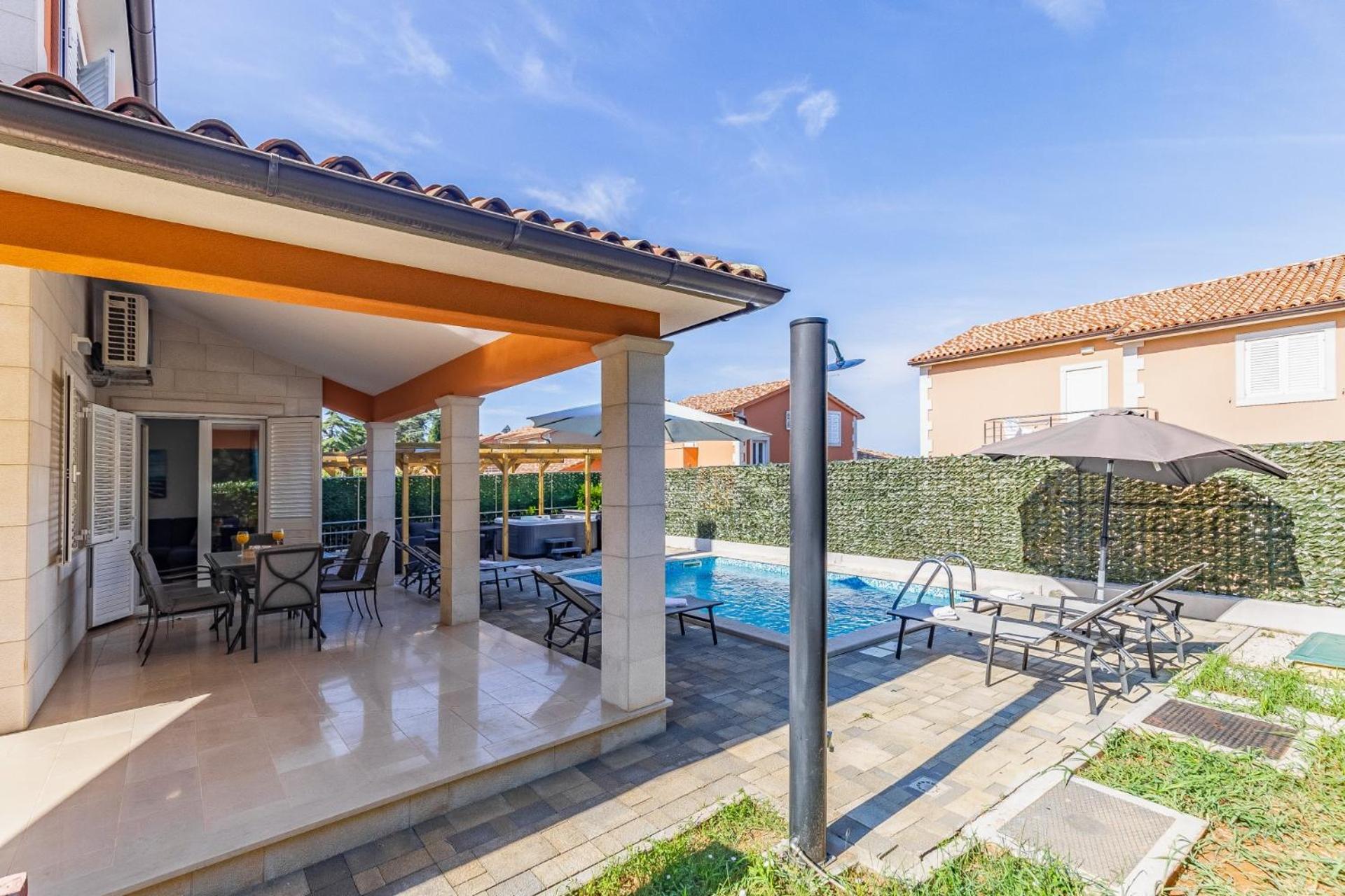 Villas Lotus With Pool And Jacuzzi Pula Exterior foto